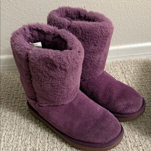 Like new Koolaburra girls Plush Purple Winter Boots